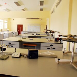 Physics Lab Setup - Image 3